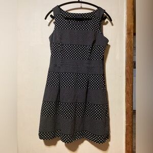 Women’s Tommy Hilfiger Sleeveless Polka Dot Dress. Size 8